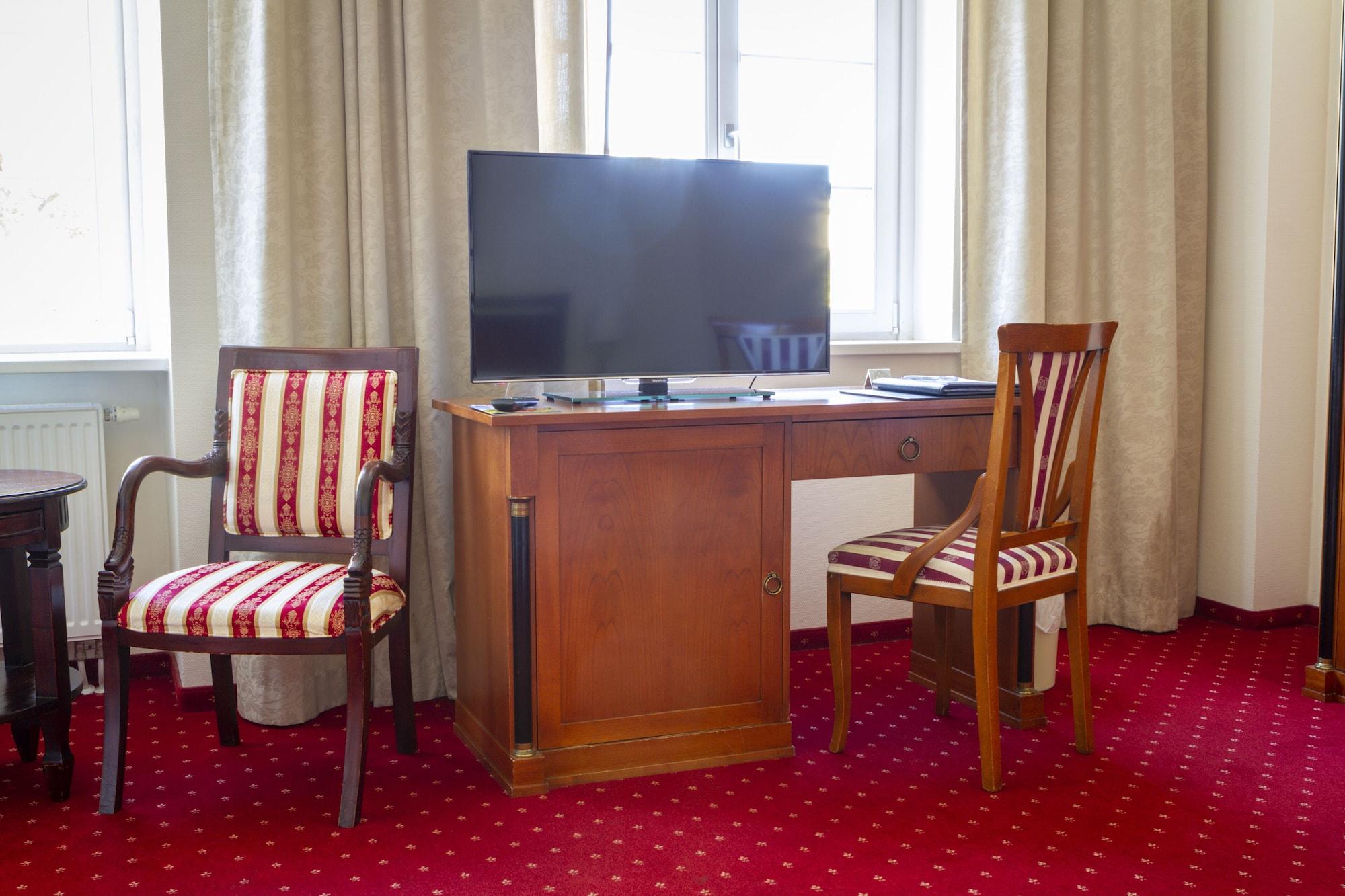 Hotel Prinzenpalais Бад Доберан Екстериор снимка