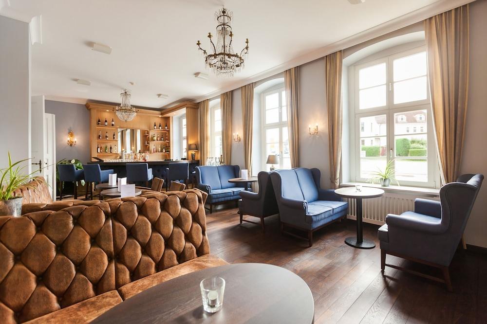 Hotel Prinzenpalais Бад Доберан Екстериор снимка
