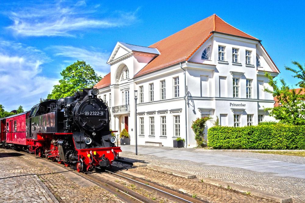 Hotel Prinzenpalais Бад Доберан Екстериор снимка