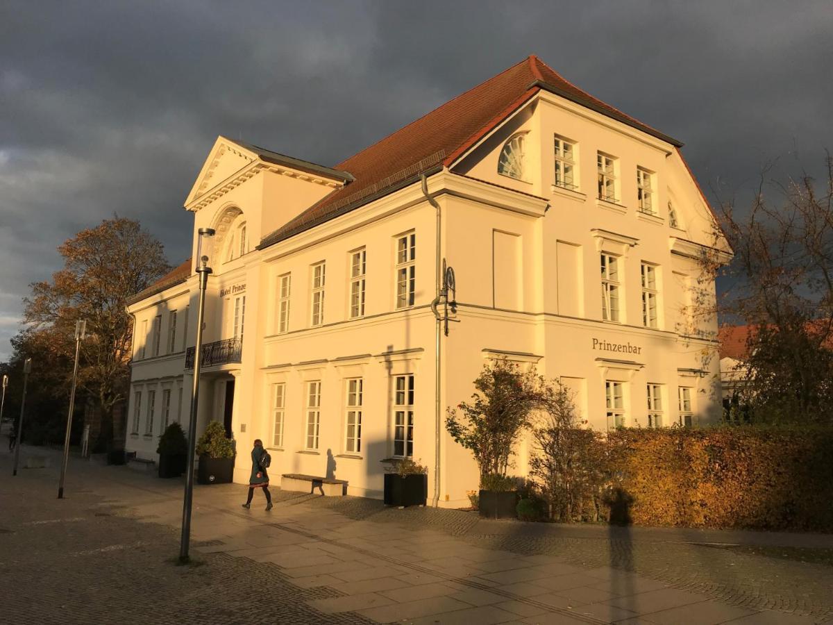 Hotel Prinzenpalais Бад Доберан Екстериор снимка