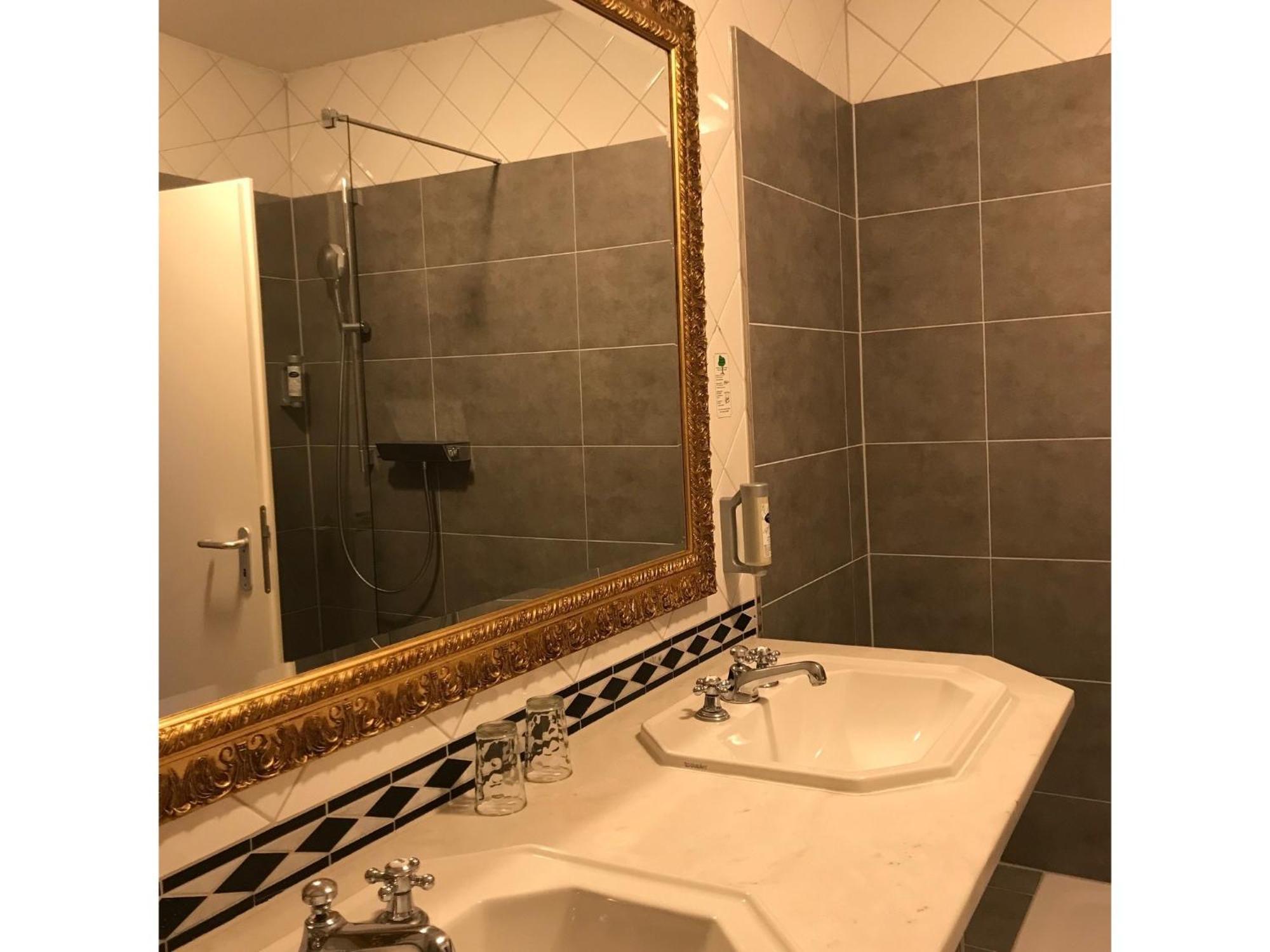 Hotel Prinzenpalais Бад Доберан Екстериор снимка