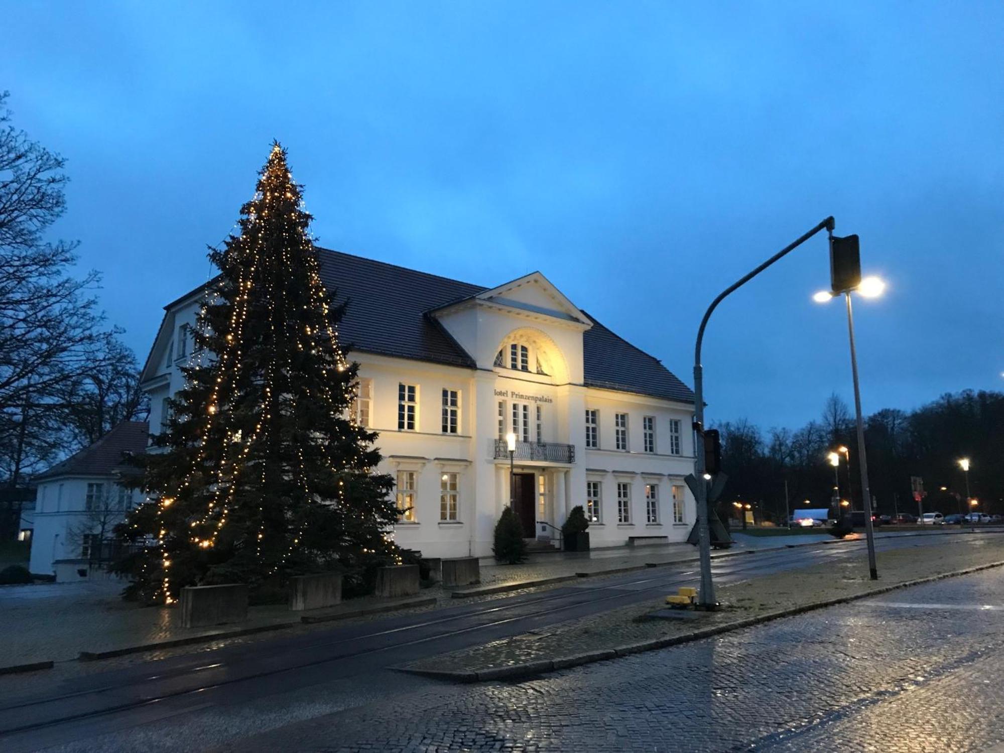 Hotel Prinzenpalais Бад Доберан Екстериор снимка