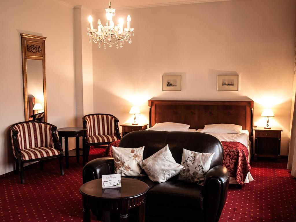 Hotel Prinzenpalais Бад Доберан Екстериор снимка