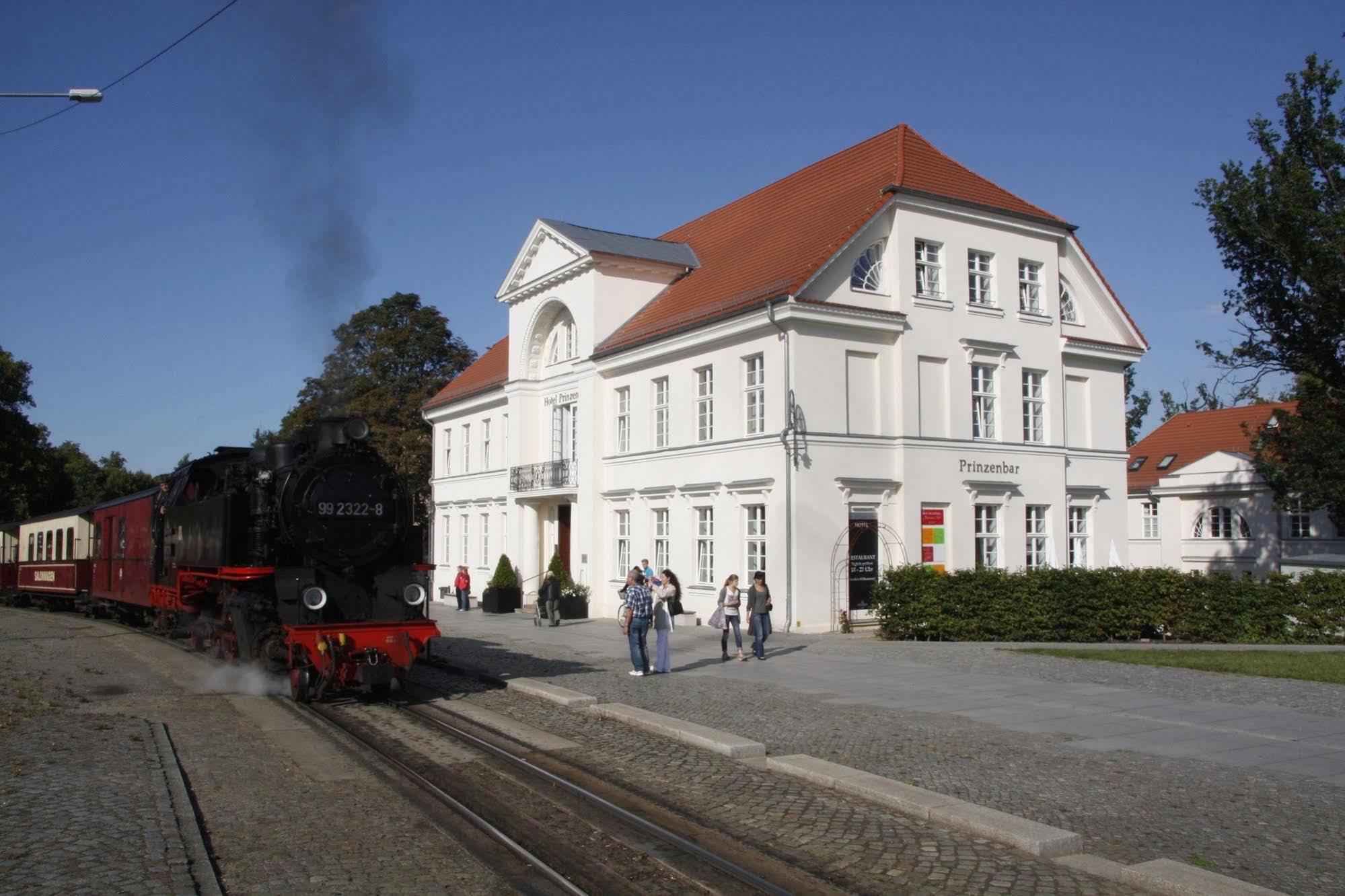 Hotel Prinzenpalais Бад Доберан Екстериор снимка