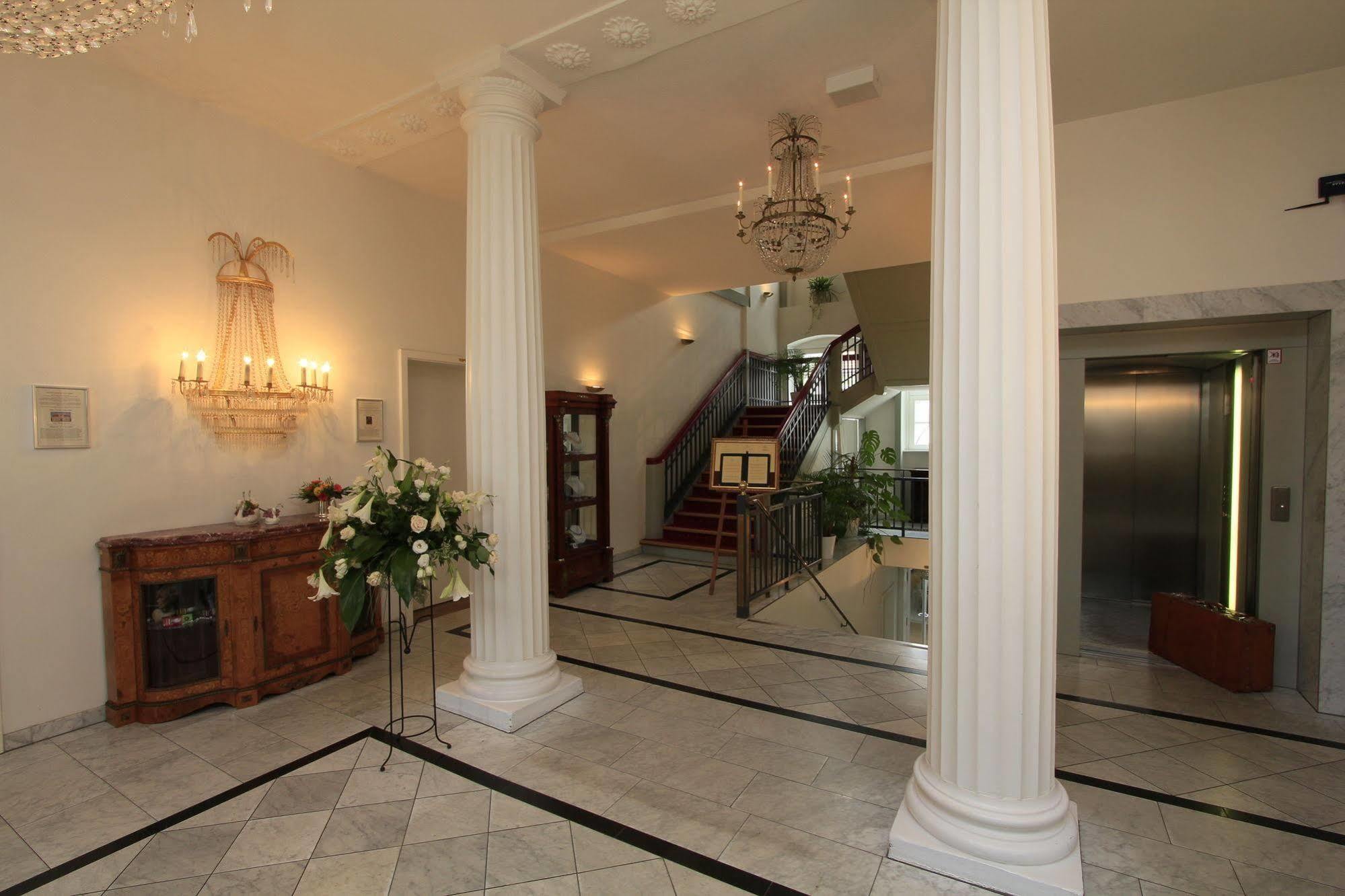 Hotel Prinzenpalais Бад Доберан Екстериор снимка